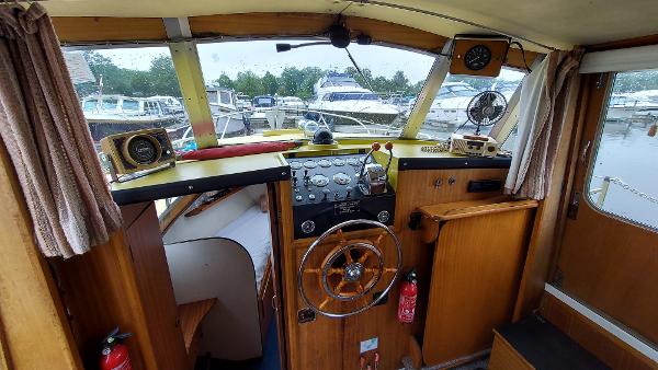 1976 Broom 30