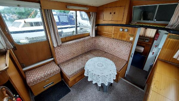 1976 Broom 30