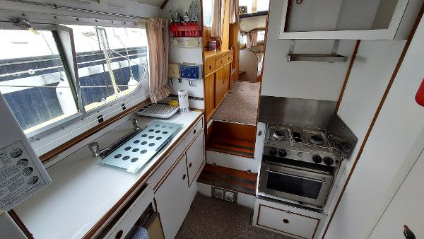 1976 Broom 30