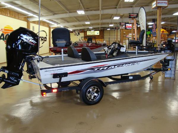 2021 Tracker Boats boat for sale, model of the boat is Pro Team 175 TXW® Tournament Ed. & Image # 1 of 16