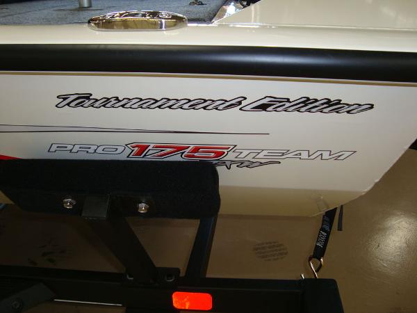 2021 Tracker Boats boat for sale, model of the boat is Pro Team 175 TXW® Tournament Ed. & Image # 4 of 16