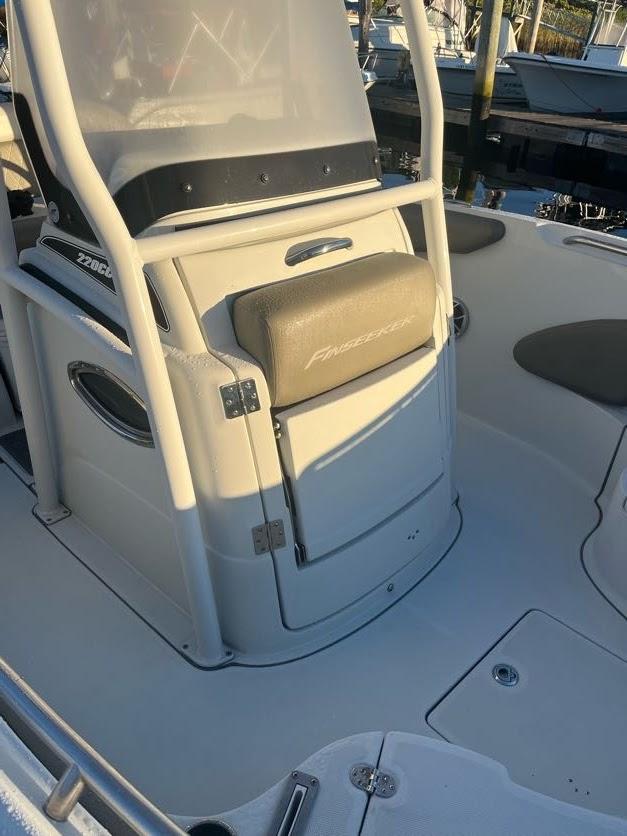 CT 9308 KY Knot 10 Yacht Sales