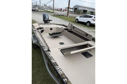 2026 Avid 16 Commander-7