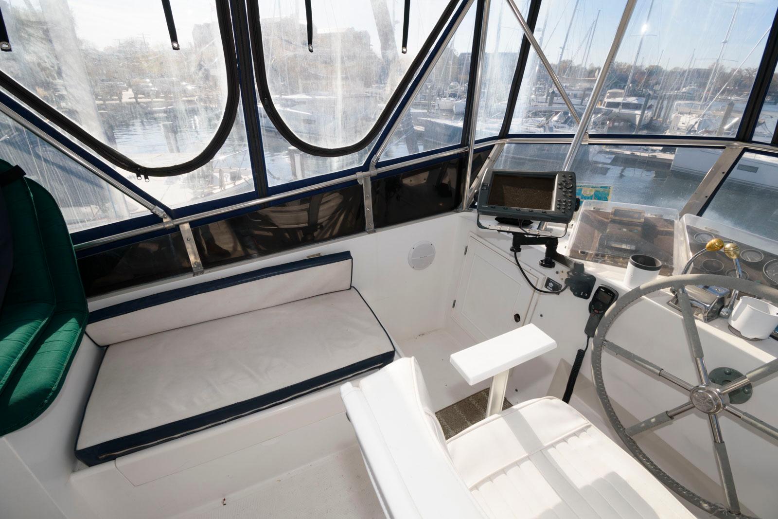 M 9560 EF Knot 10 Yacht Sales