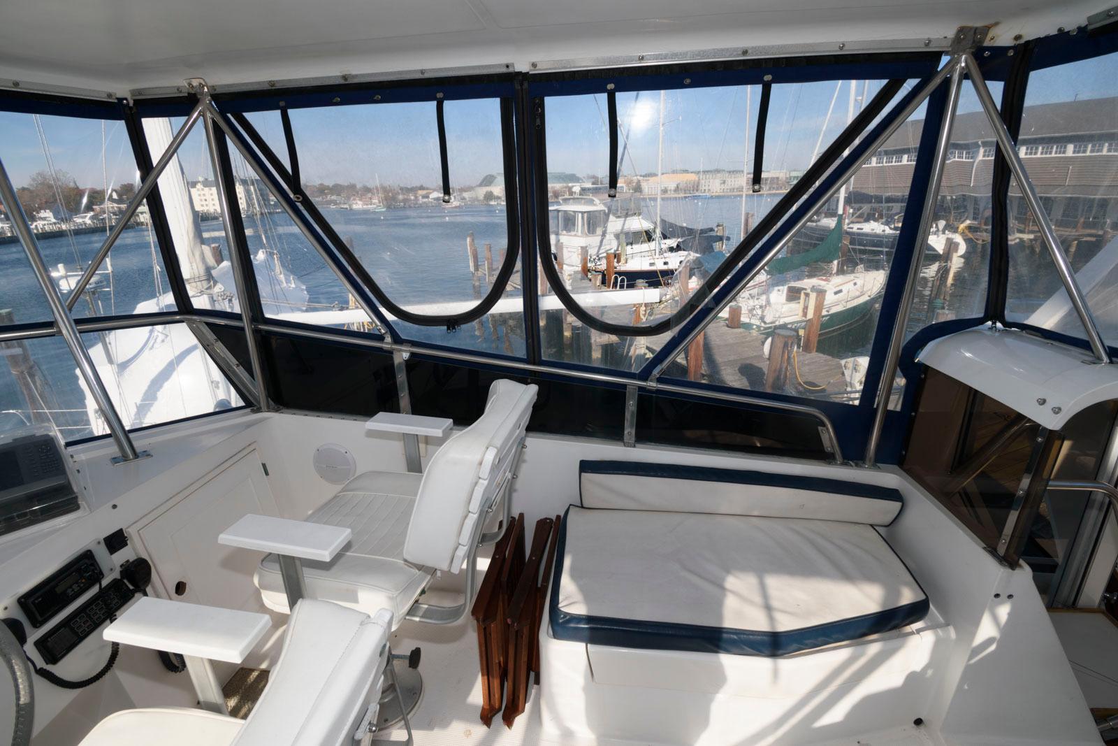 M 9560 EF Knot 10 Yacht Sales