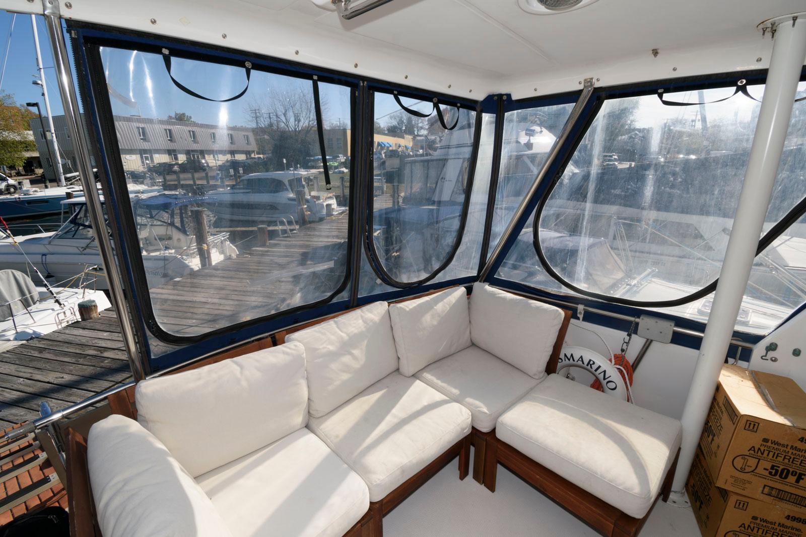 M 9560 EF Knot 10 Yacht Sales
