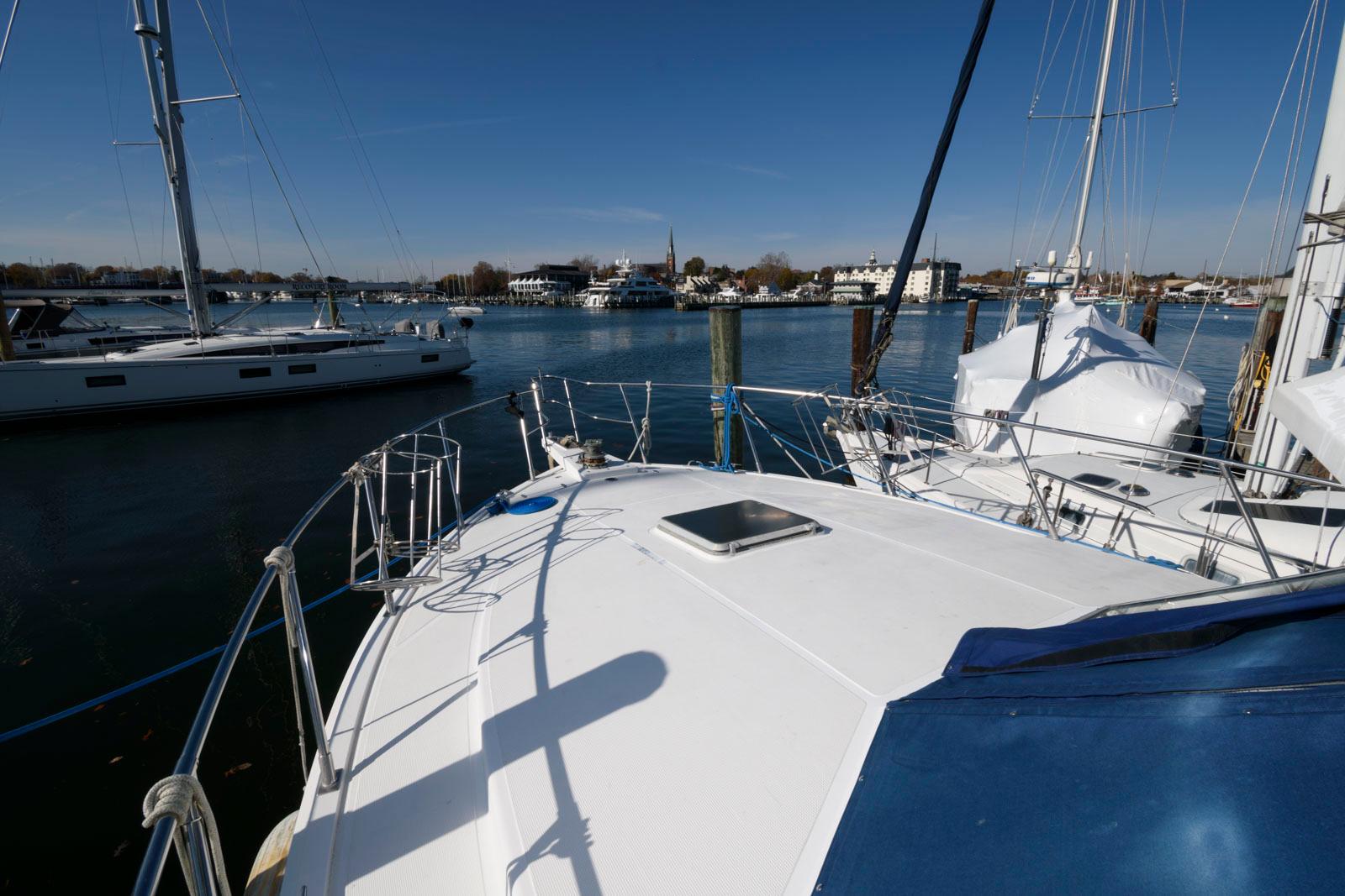 M 9560 EF Knot 10 Yacht Sales