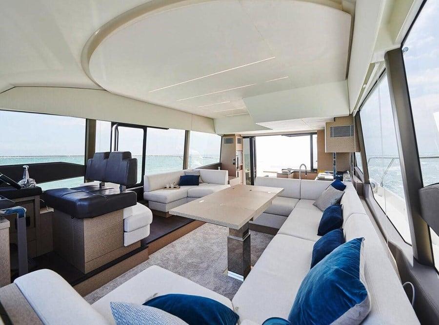 2022 Prestige 61 