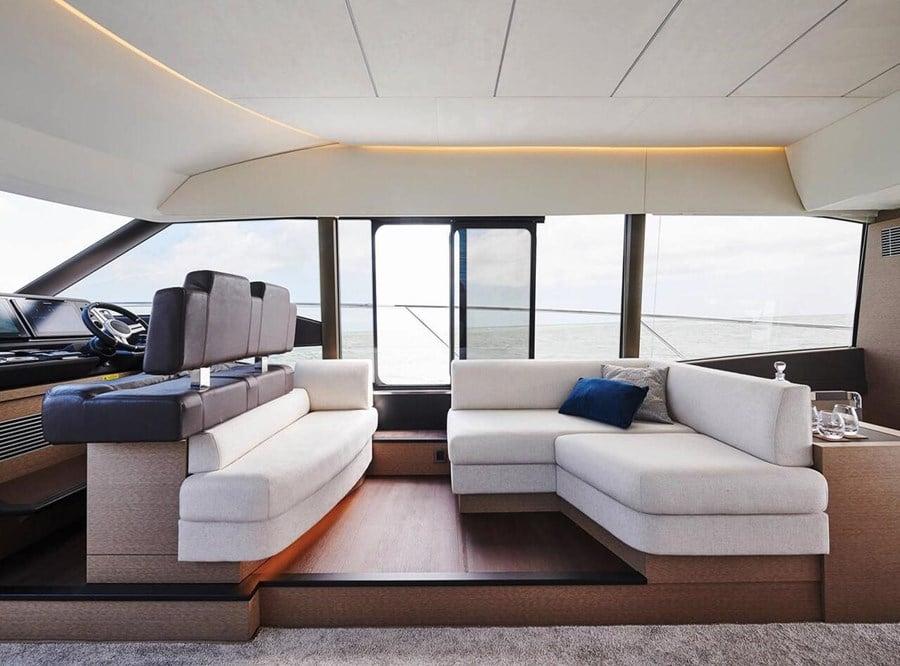 2022 Prestige 61 