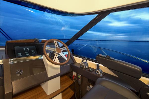 2015 Tiara Yachts | 50 Coupe