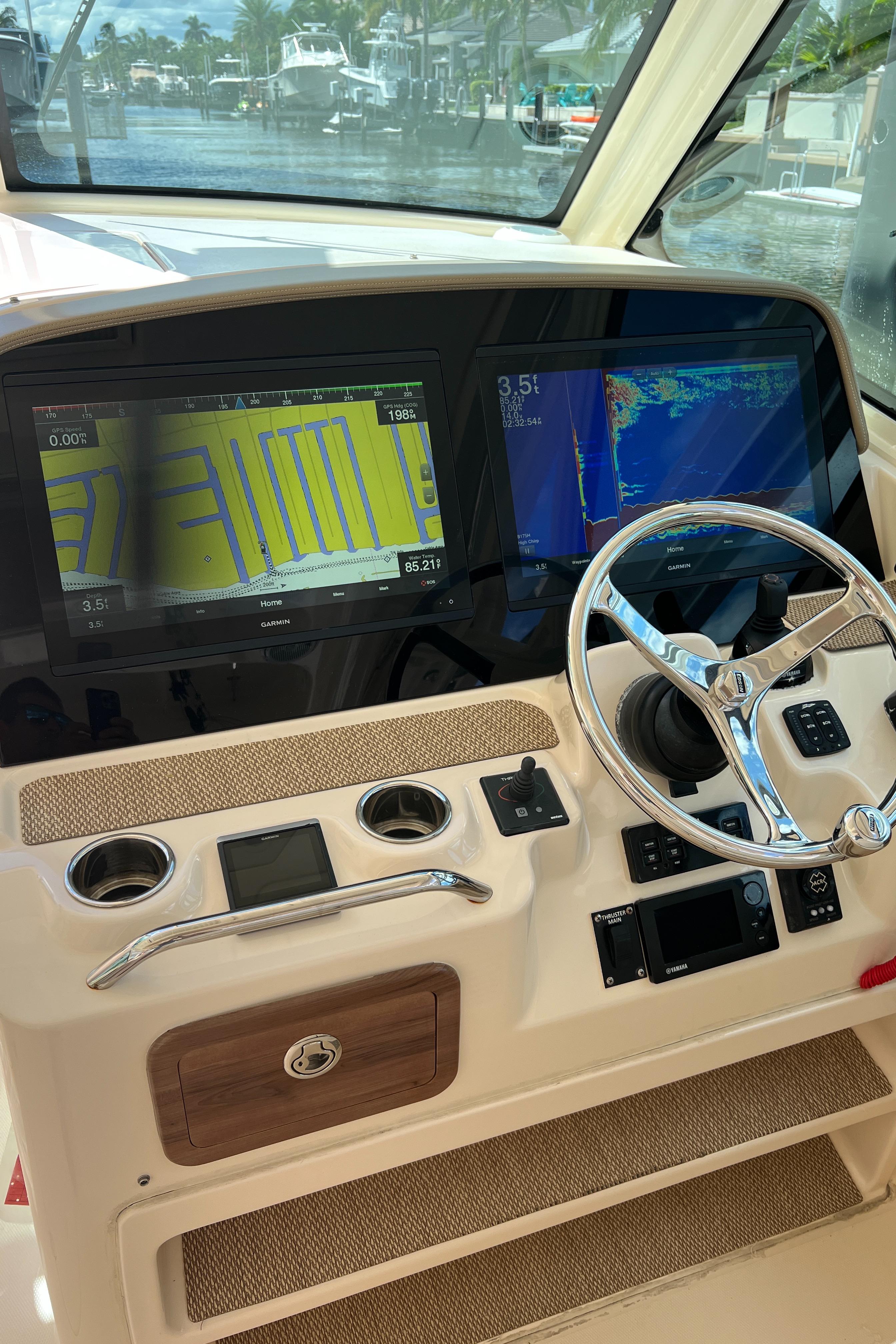 2014 Grady-White Freedom 375