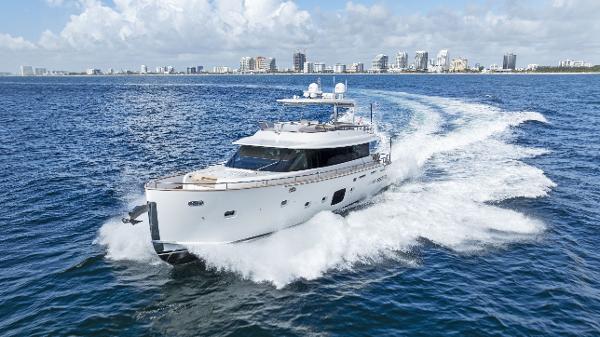 2016 Azimut Magellano 76