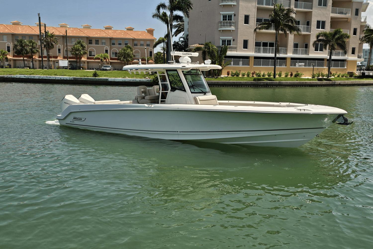 2021-boston-whaler-330-outrage-power-9820114-981505175-0-060620251154-0