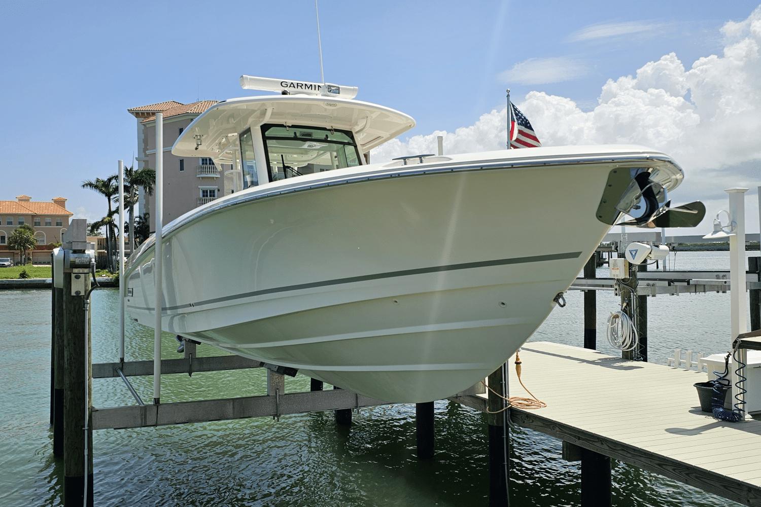 2021-boston-whaler-330-outrage-power-9820114-981505259-0-060620251157-2