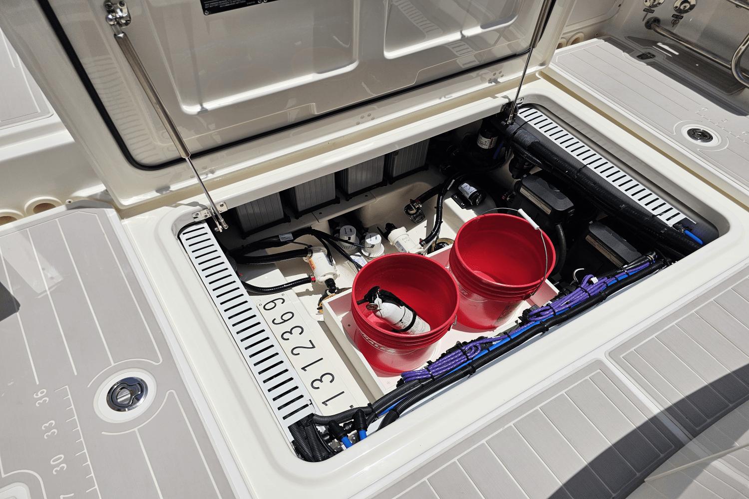 2021-boston-whaler-330-outrage-power-9820114-981505321-0-060620251200-83