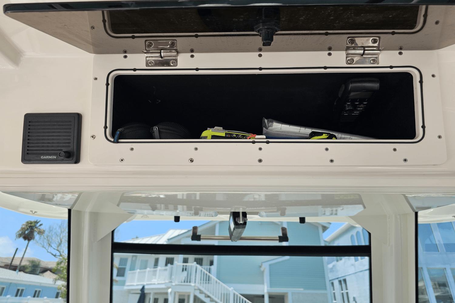2021-boston-whaler-330-outrage-power-9820114-981505331-0-060620251159-42