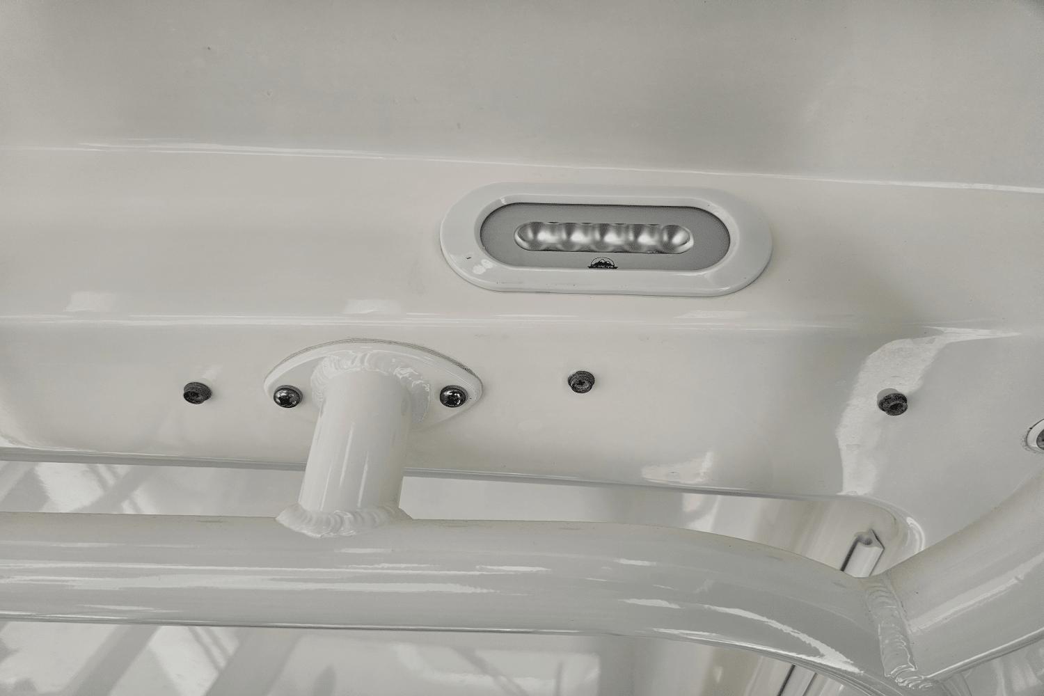 2021-boston-whaler-330-outrage-power-9820114-981505349-0-060620251200-90
