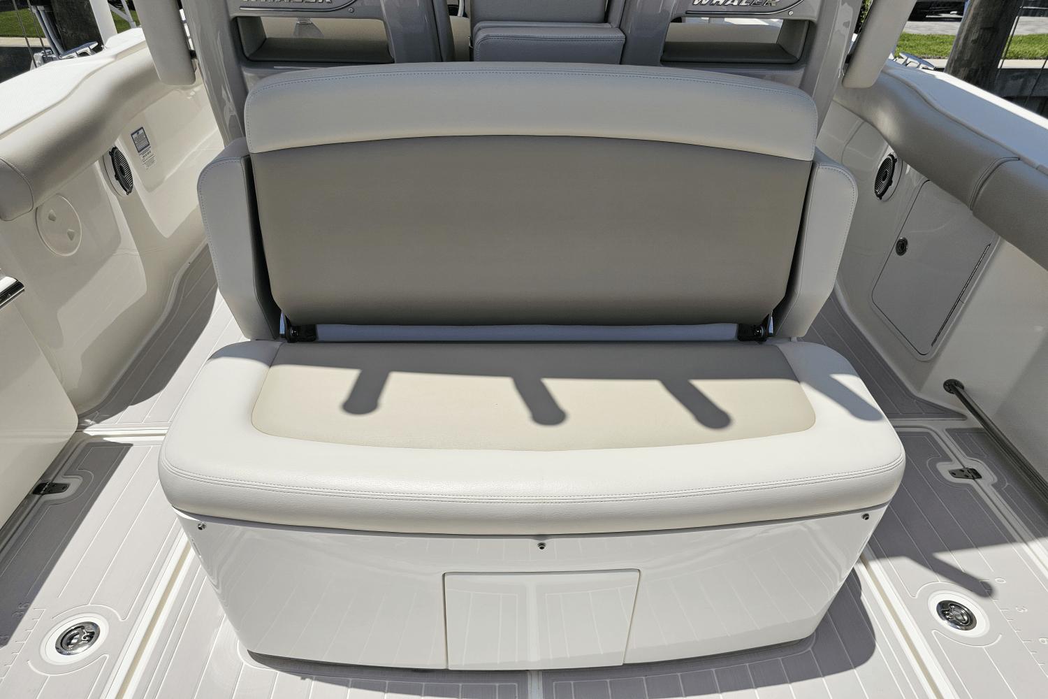 2021-boston-whaler-330-outrage-power-9820114-981505350-0-060620251200-65