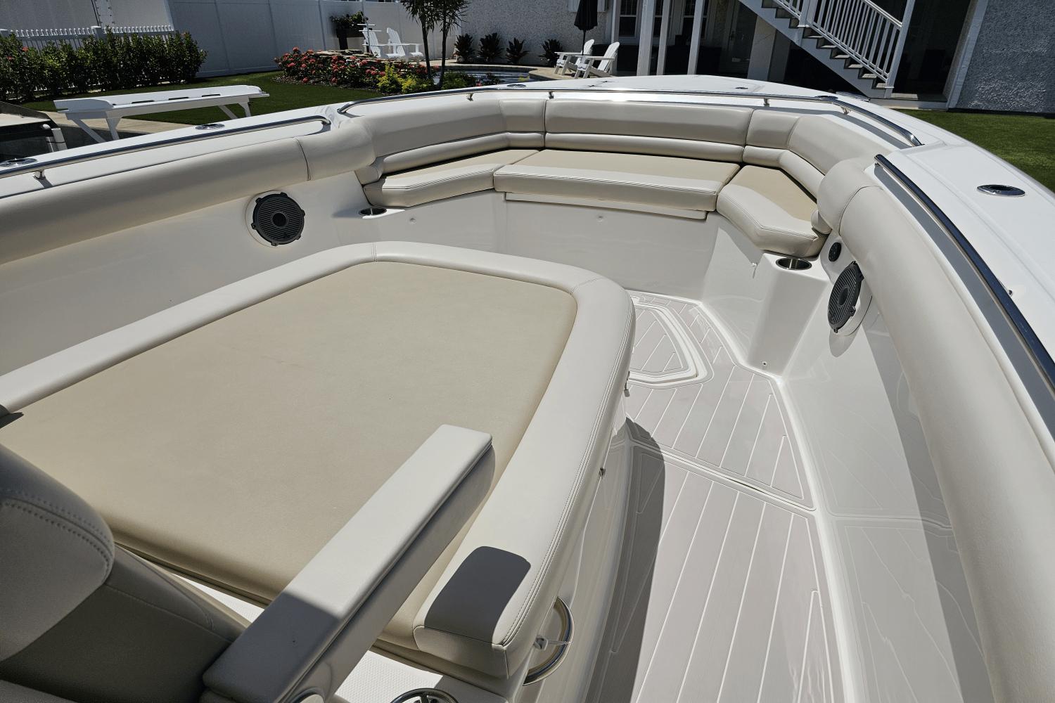 2021-boston-whaler-330-outrage-power-9820114-981505361-0-060620251159-1