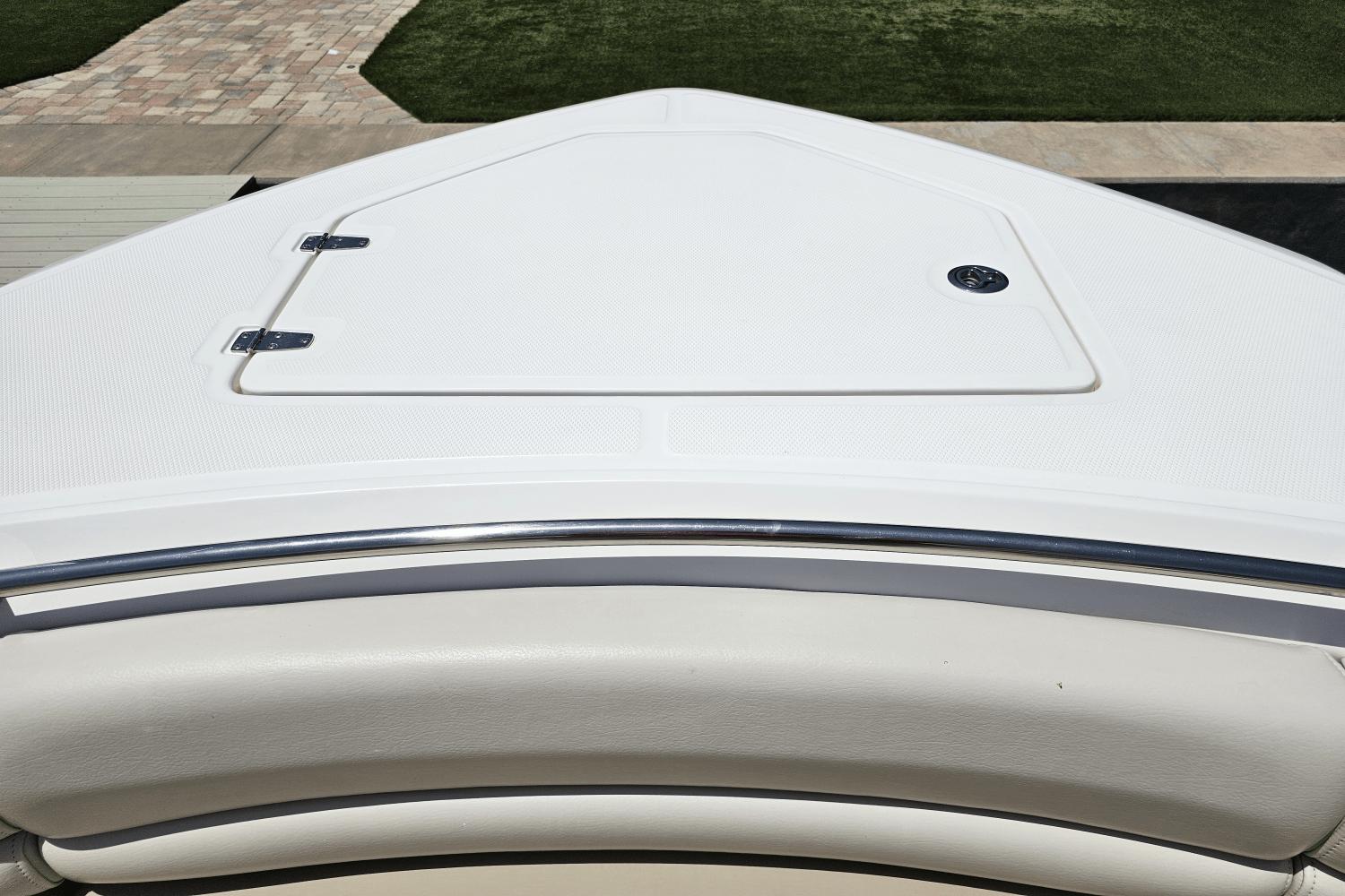 2021-boston-whaler-330-outrage-power-9820114-981505365-0-060620251159-5