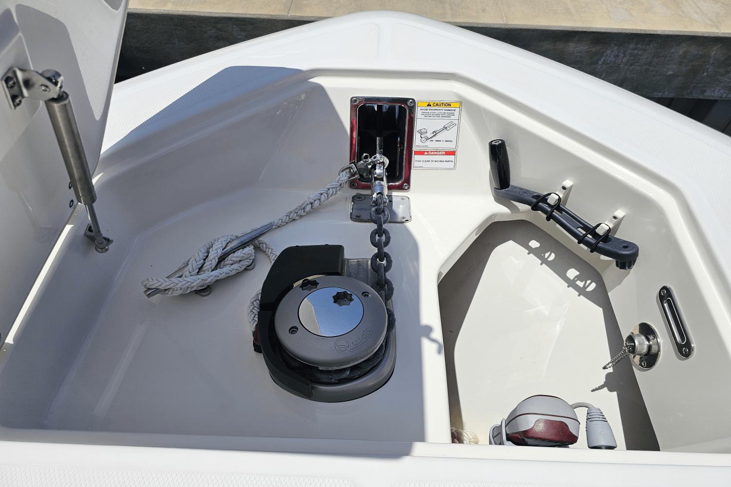 2021-boston-whaler-330-outrage-power-9820114-981505369-0-060620251159-6