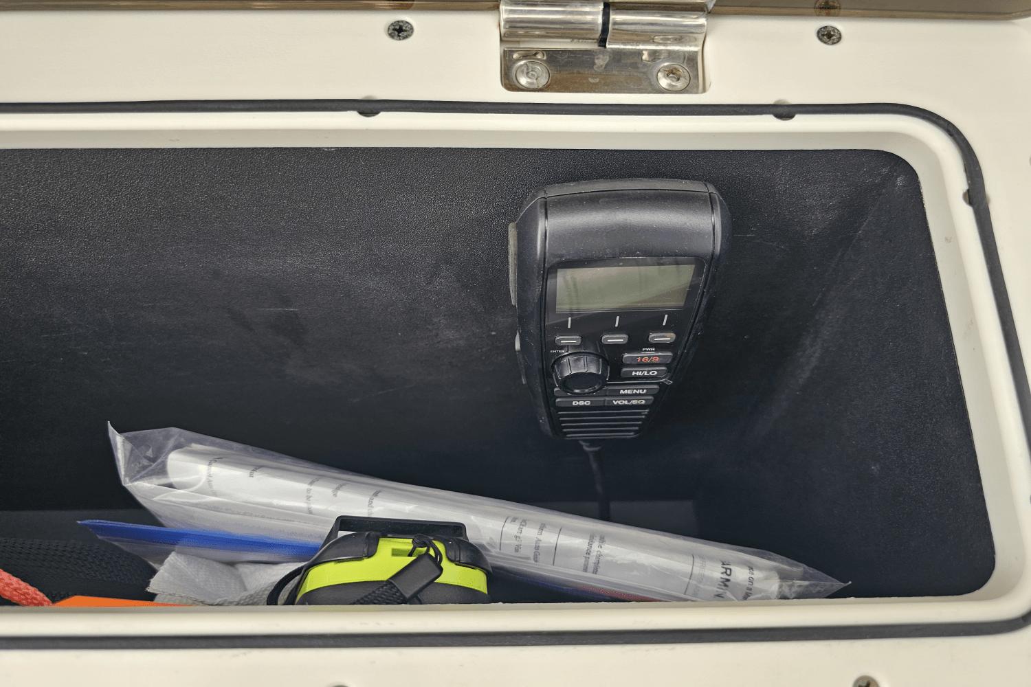 2021-boston-whaler-330-outrage-power-9820114-981505390-0-060620251159-43