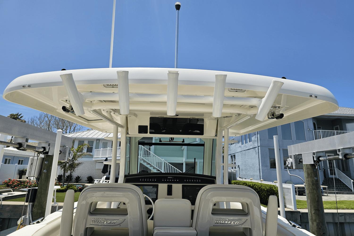 2021-boston-whaler-330-outrage-power-9820114-981505395-0-060620251200-62