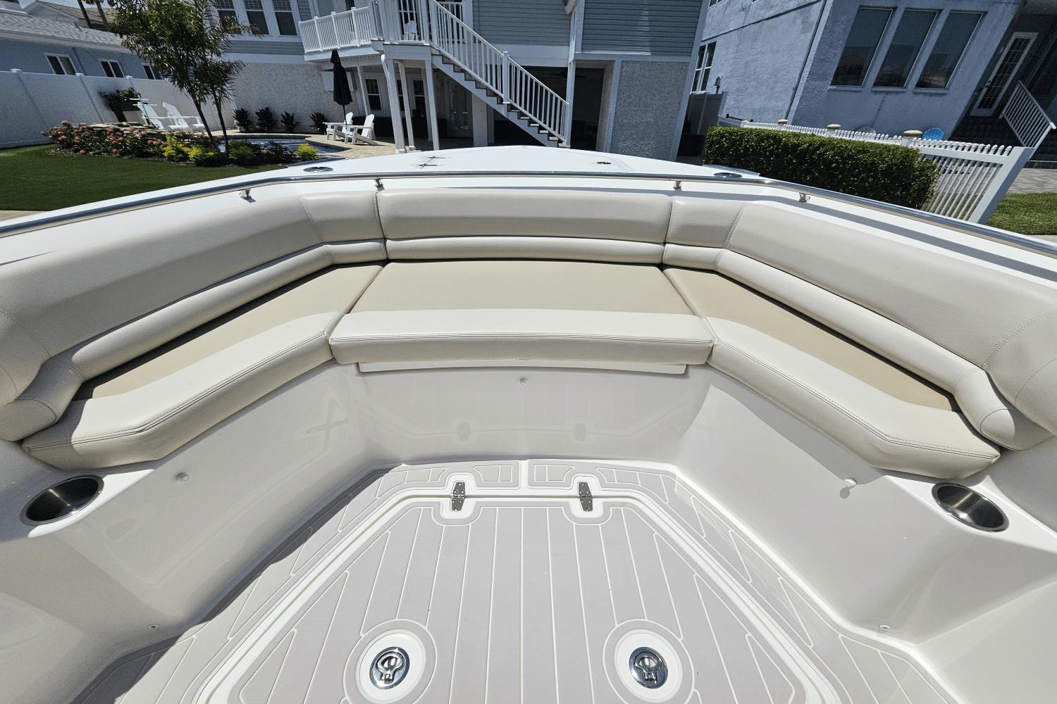 2021-boston-whaler-330-outrage-power-9820114-981505398-0-060620251159-2