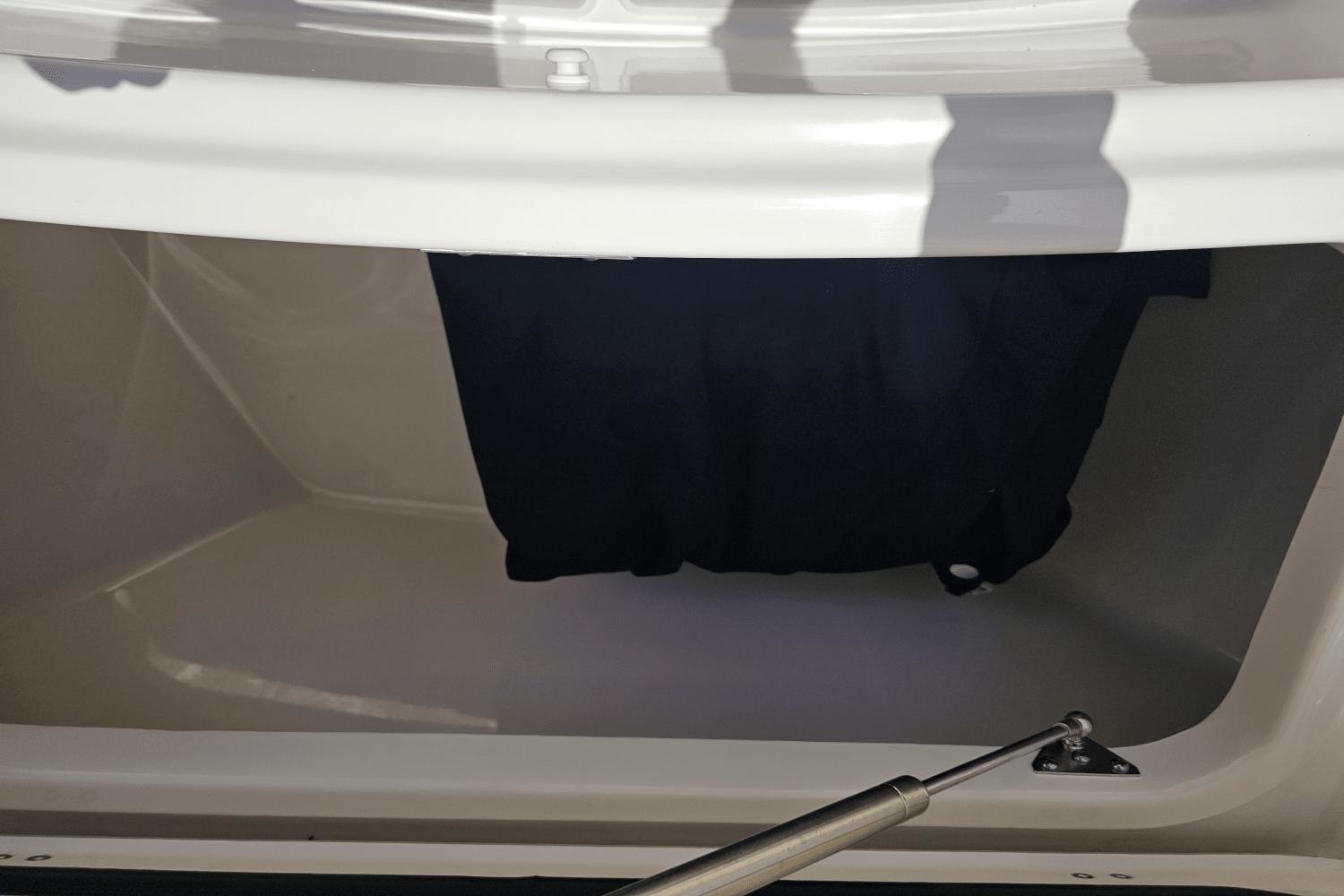 2021-boston-whaler-330-outrage-power-9820114-981505403-0-060620251159-21
