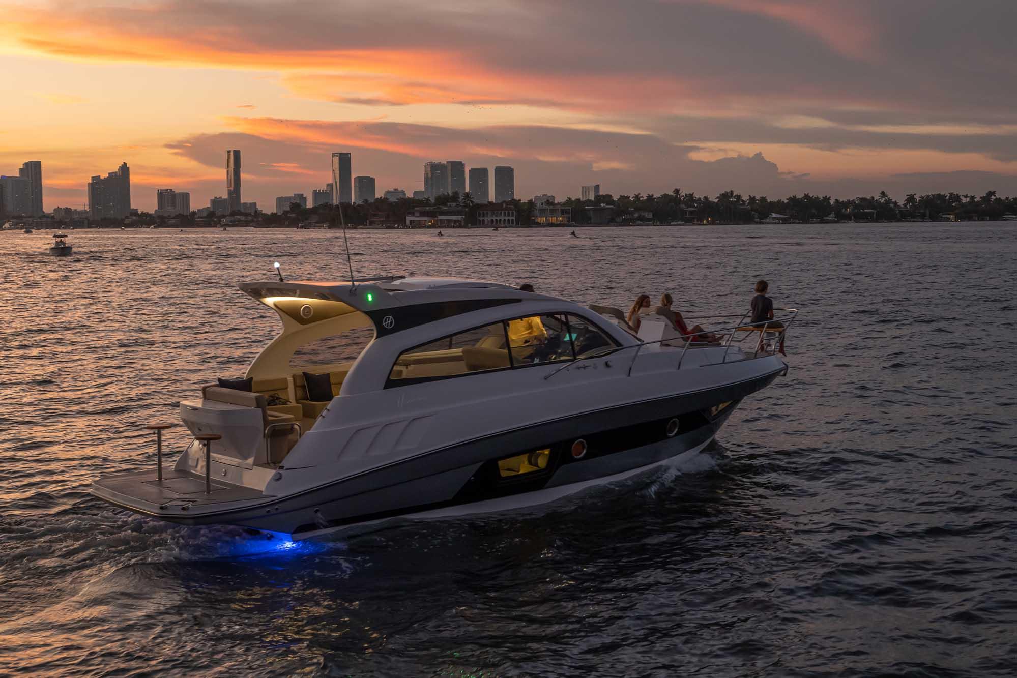 Hanover-375 Outboard 2025-Custom Order Yours Today! FL-US-9650114 | Thumbnail