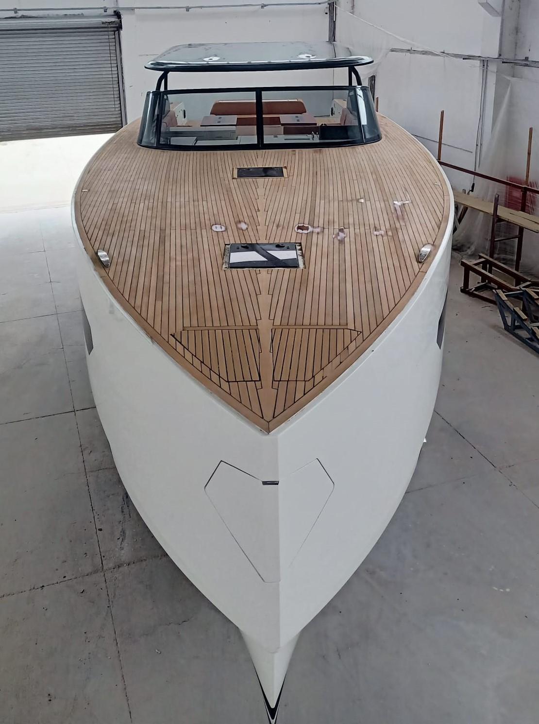2025 Phantom 62 