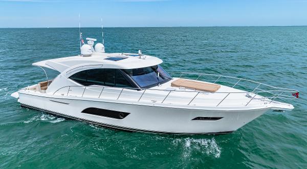 2017 Riviera 575 SUV
