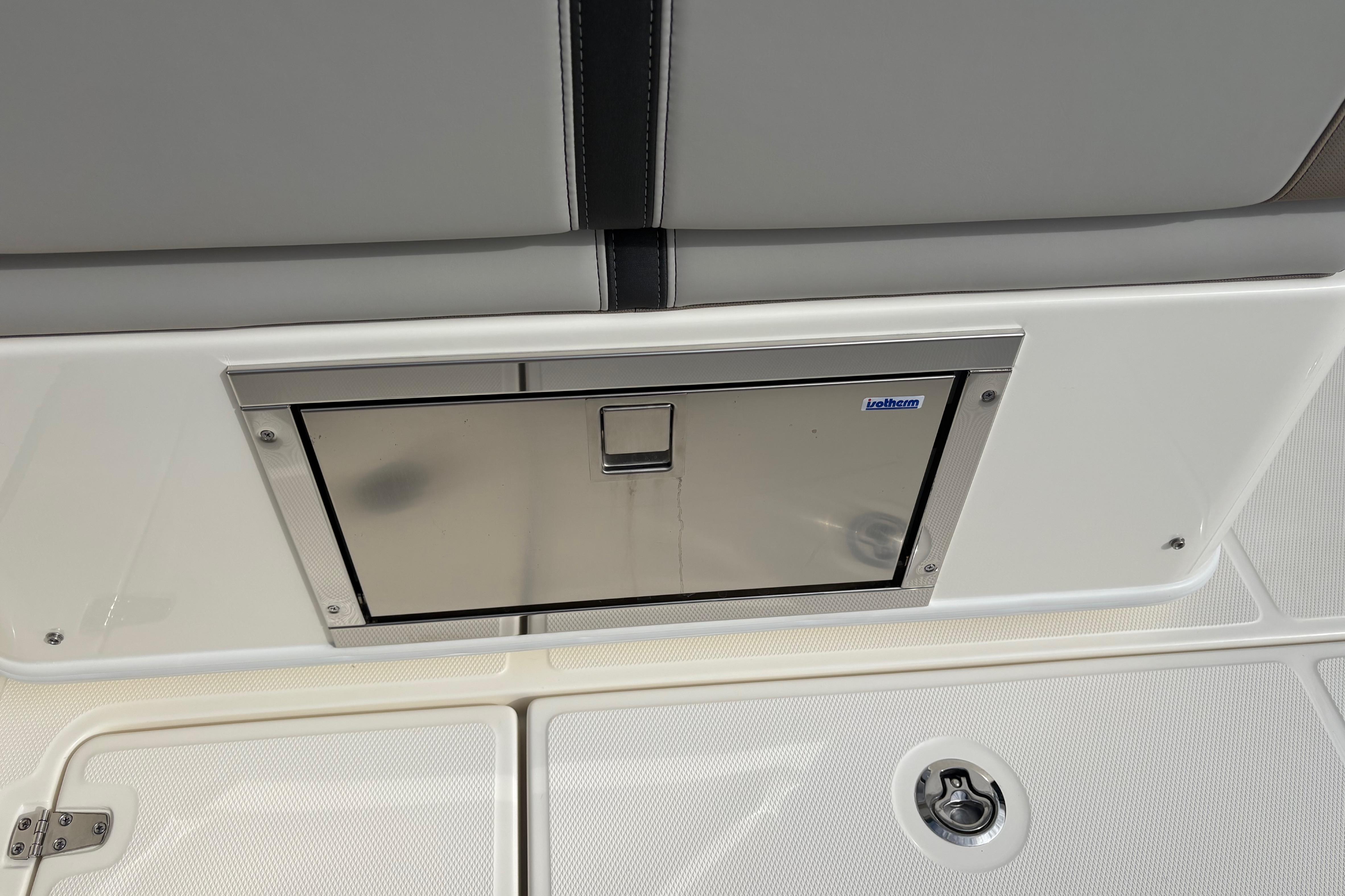 2026 Boston Whaler 330 Vantage #BW0032F inventory image at Sun Country Marine Group, Newport Beach