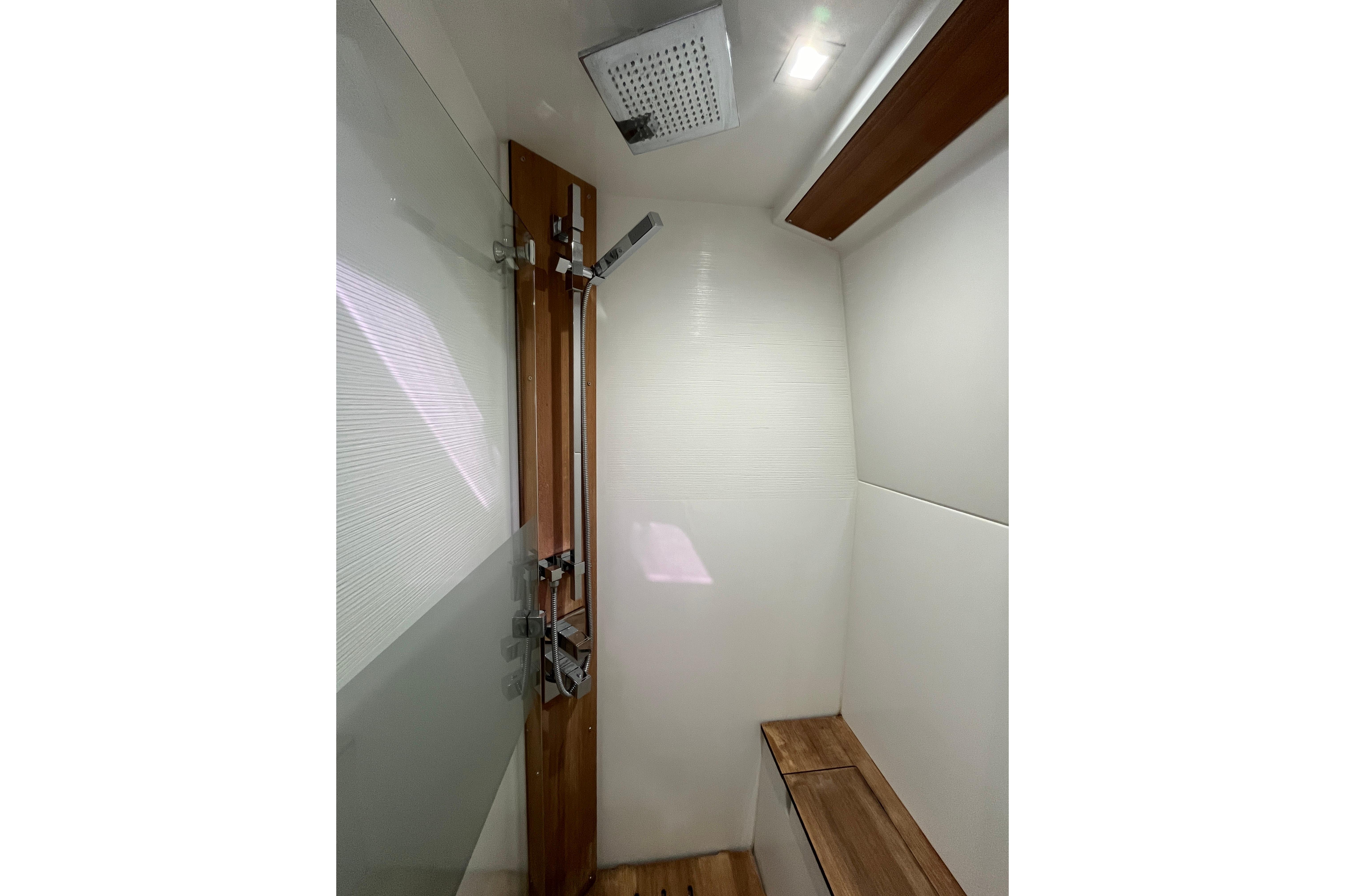 Privilege 580 SIGNATURE