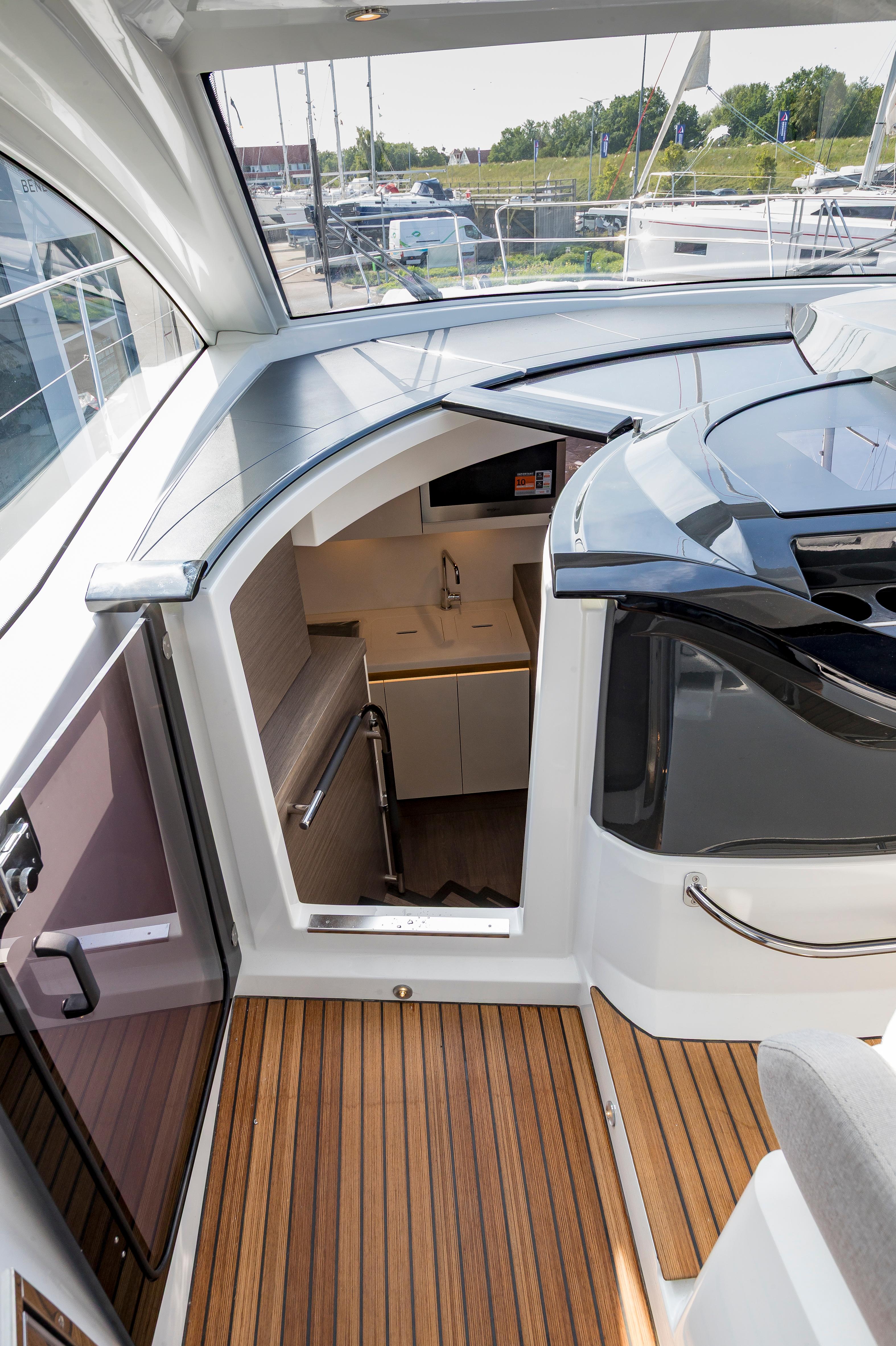 Yacht Photos Pics