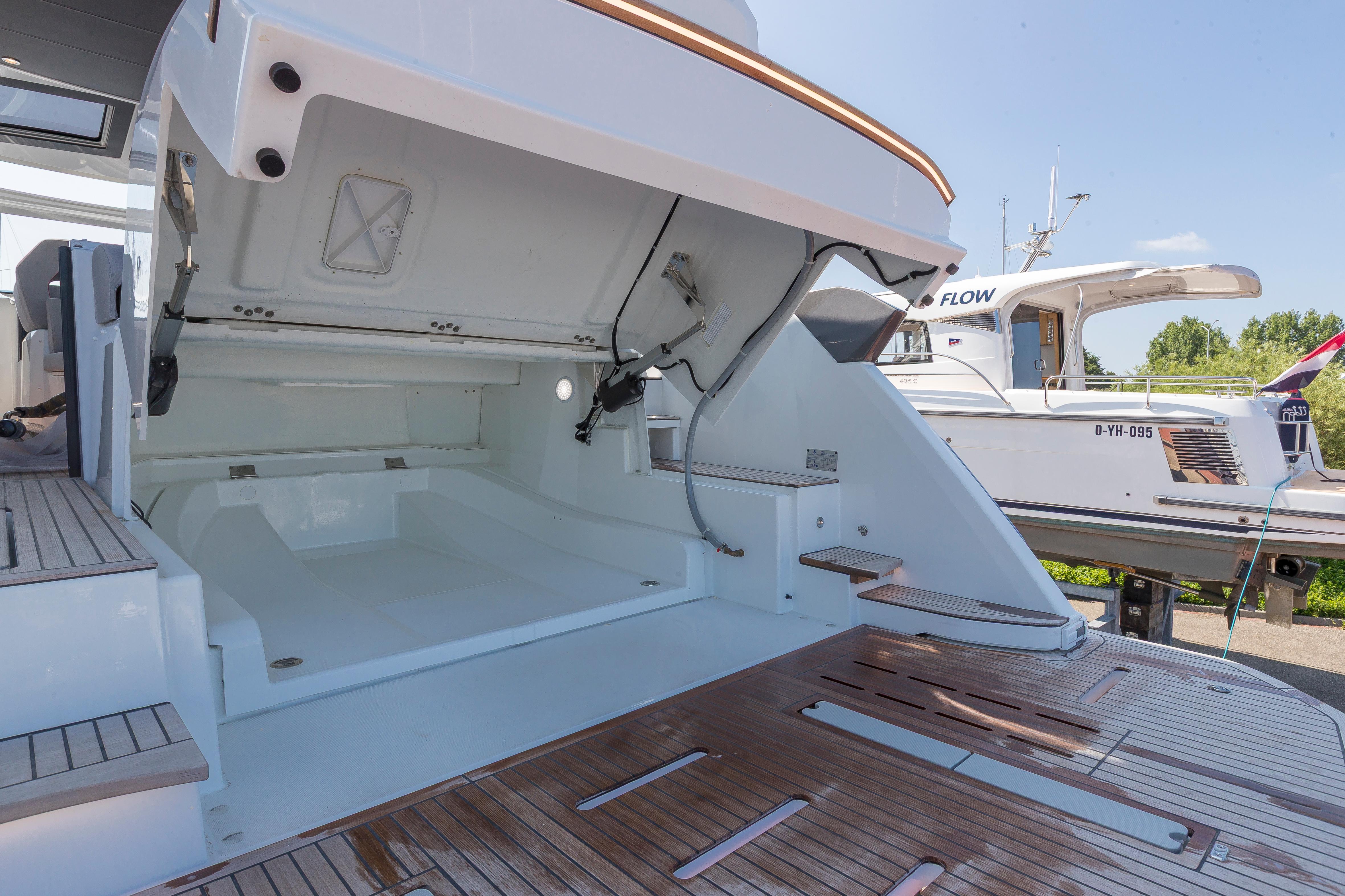 Yacht Photos Pics