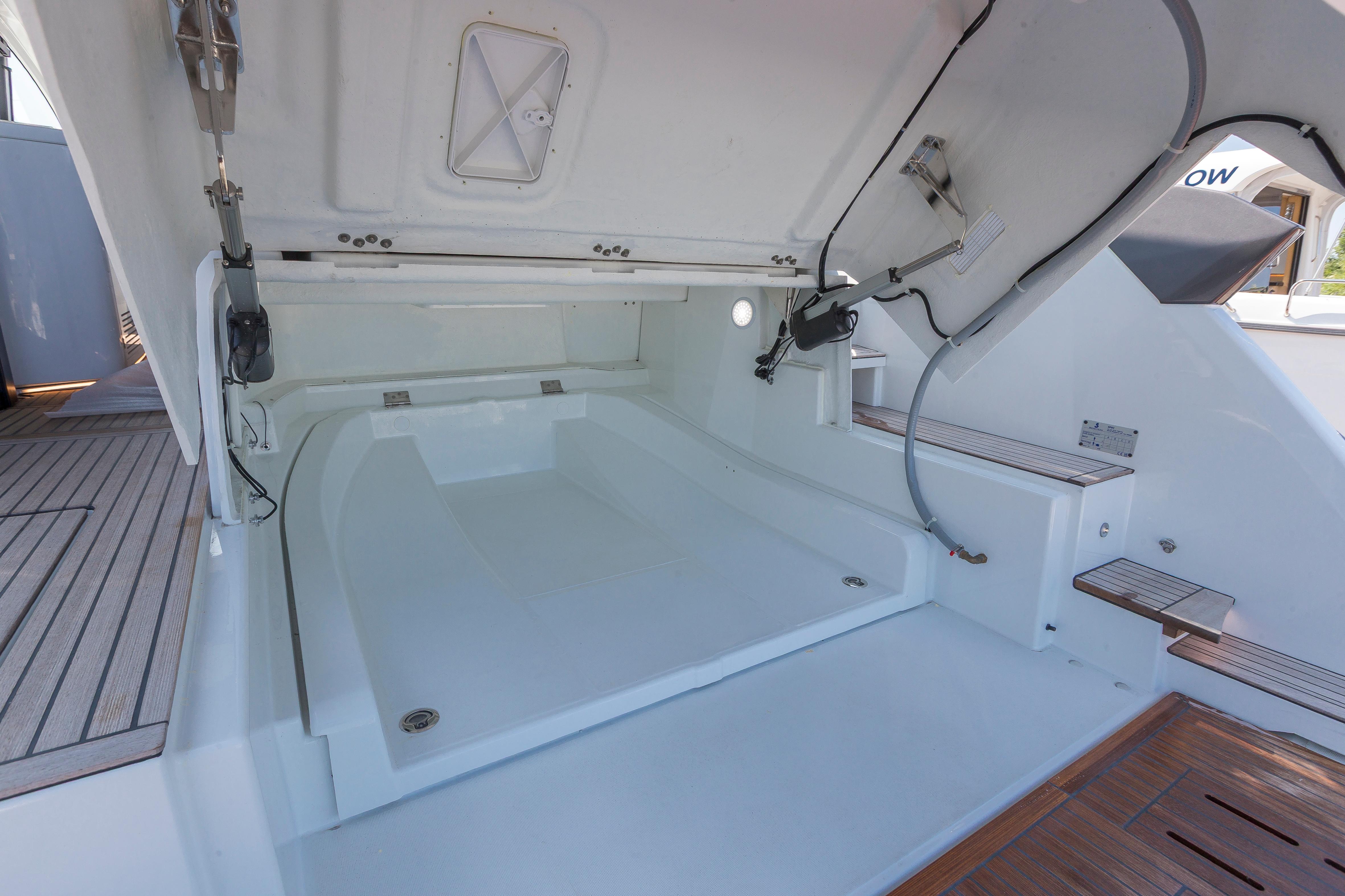 Yacht Photos Pics