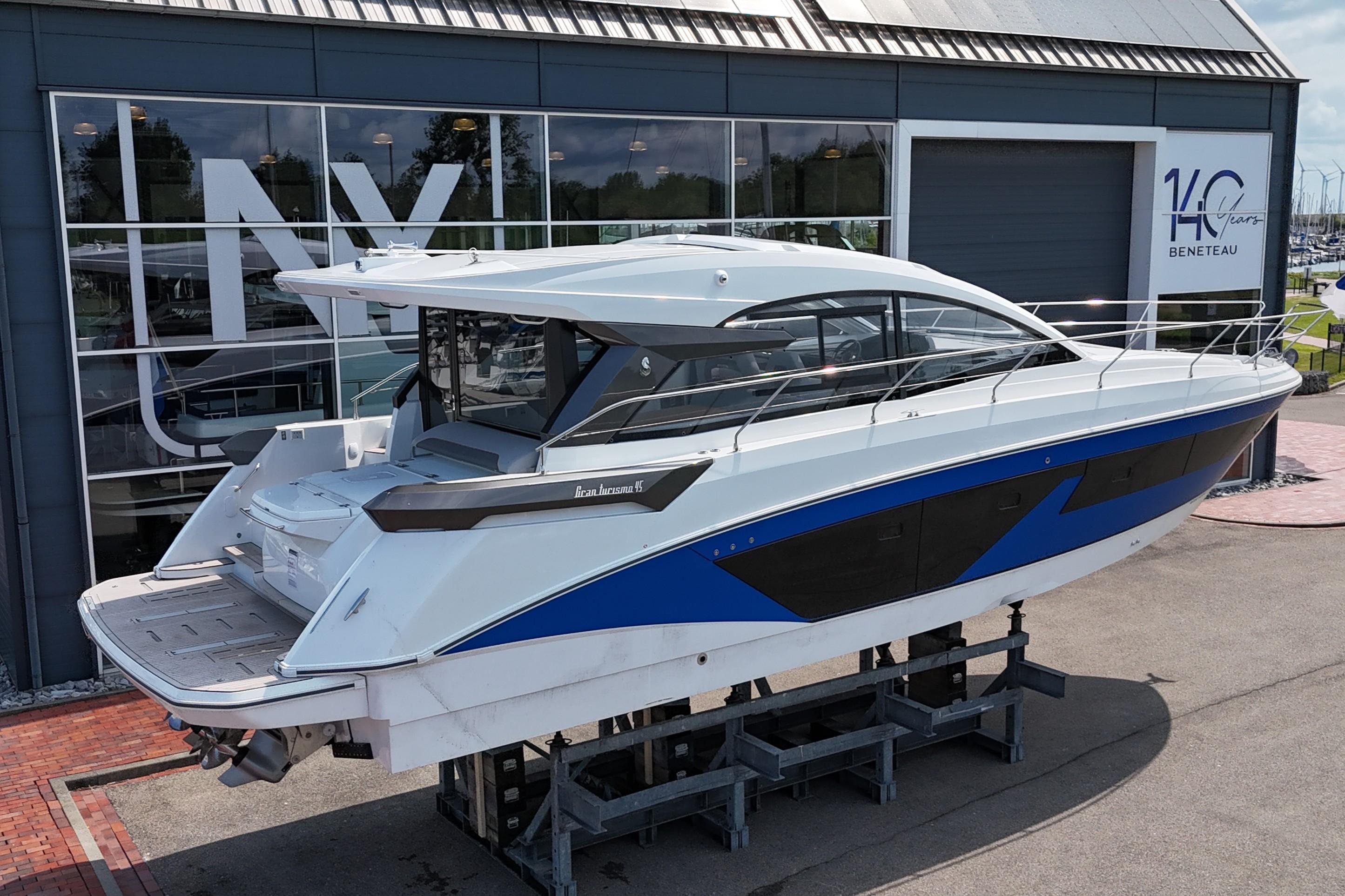 Yacht Photos Pics