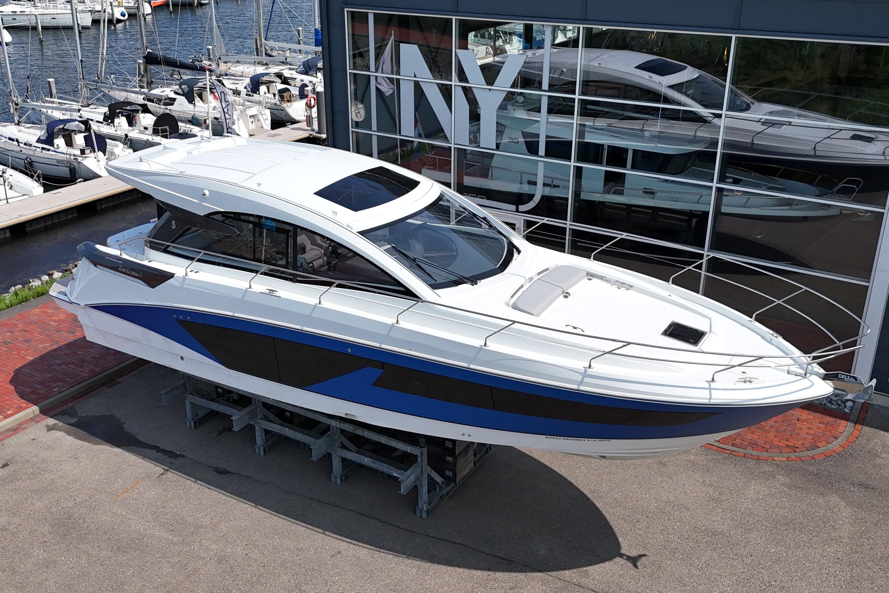 Yacht Photos Pics