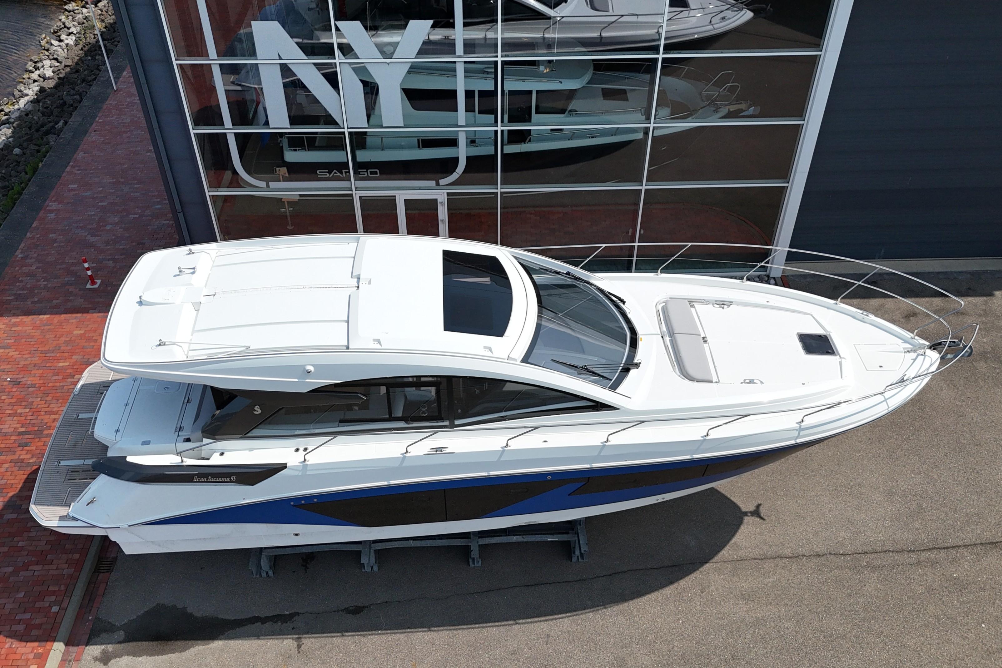Yacht Photos Pics