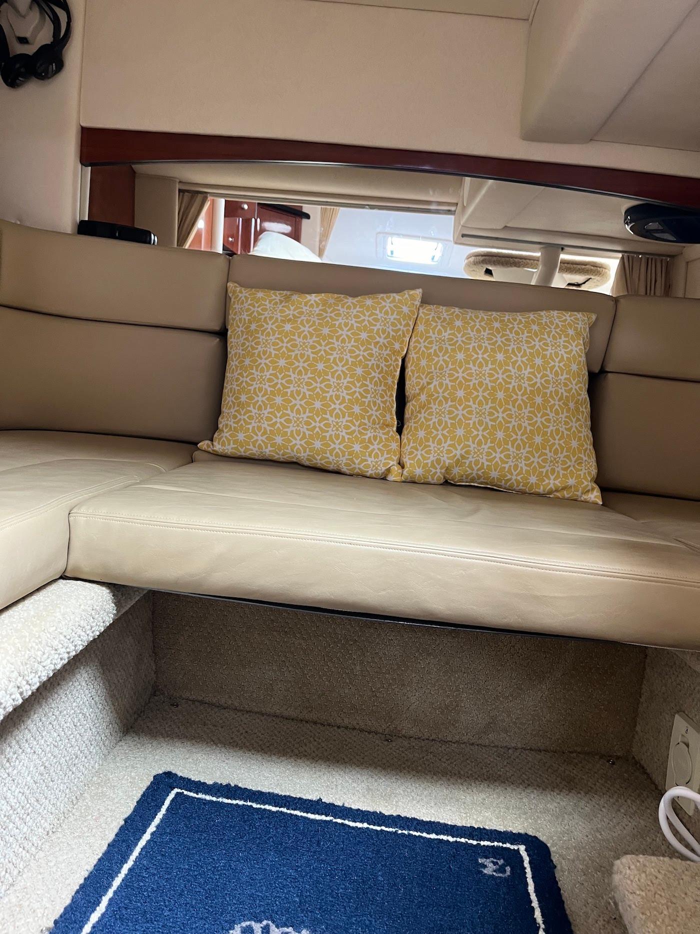 CT 9221 KY Knot 10 Yacht Sales