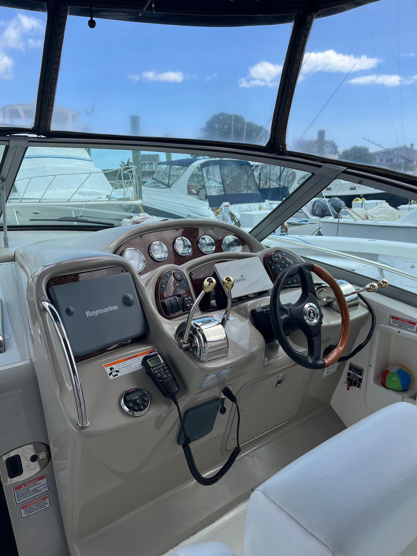 CT 9221 KY Knot 10 Yacht Sales