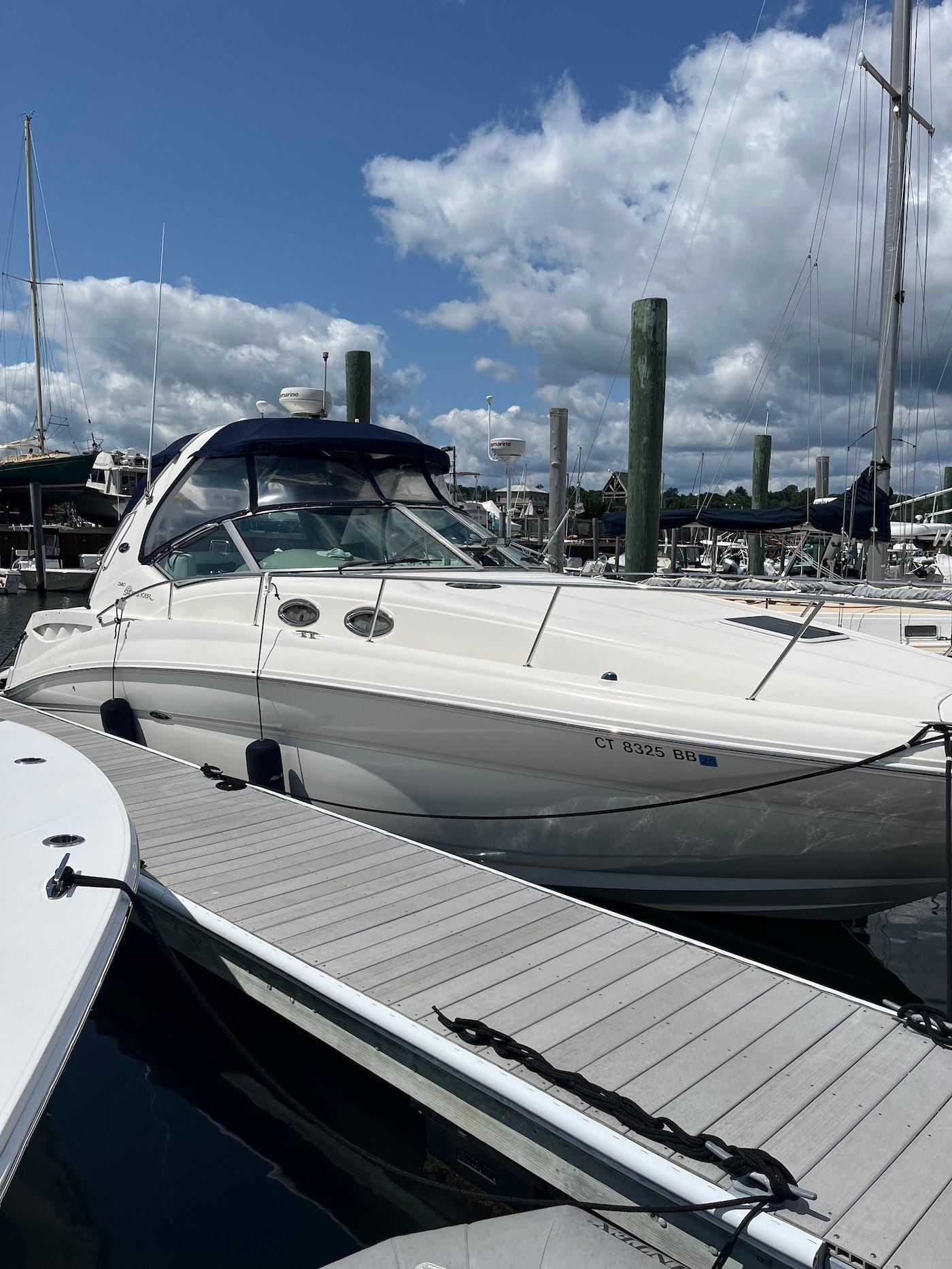 CT 9221 KY Knot 10 Yacht Sales
