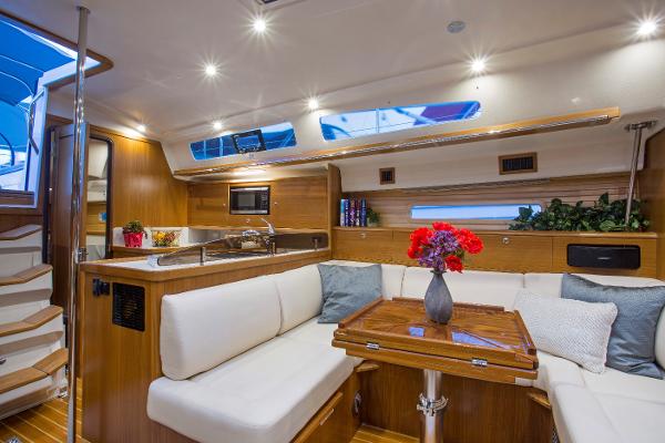 42' Catalina, Listing Number 100825958, Image No. 3