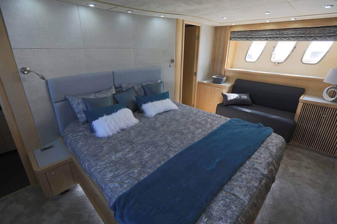 2006 Sunseeker 82 