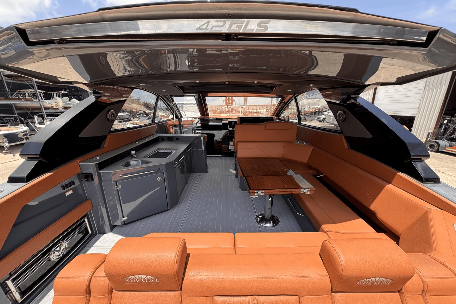 2023-cruisers-yachts-42-gls-power-9830124-982779873-0-160620251144-0