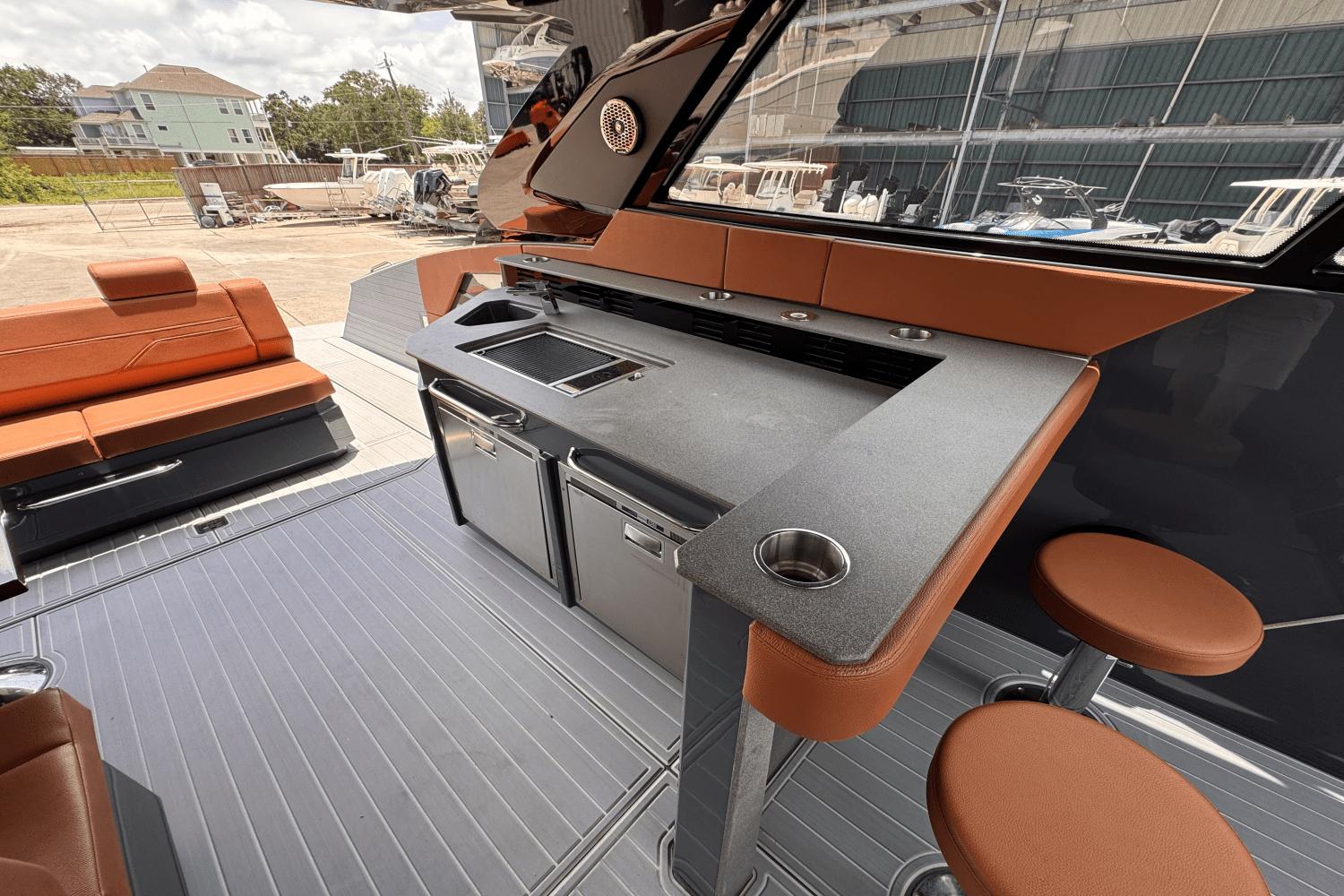 2023-cruisers-yachts-42-gls-power-9830124-982780126-0-160620251147-6