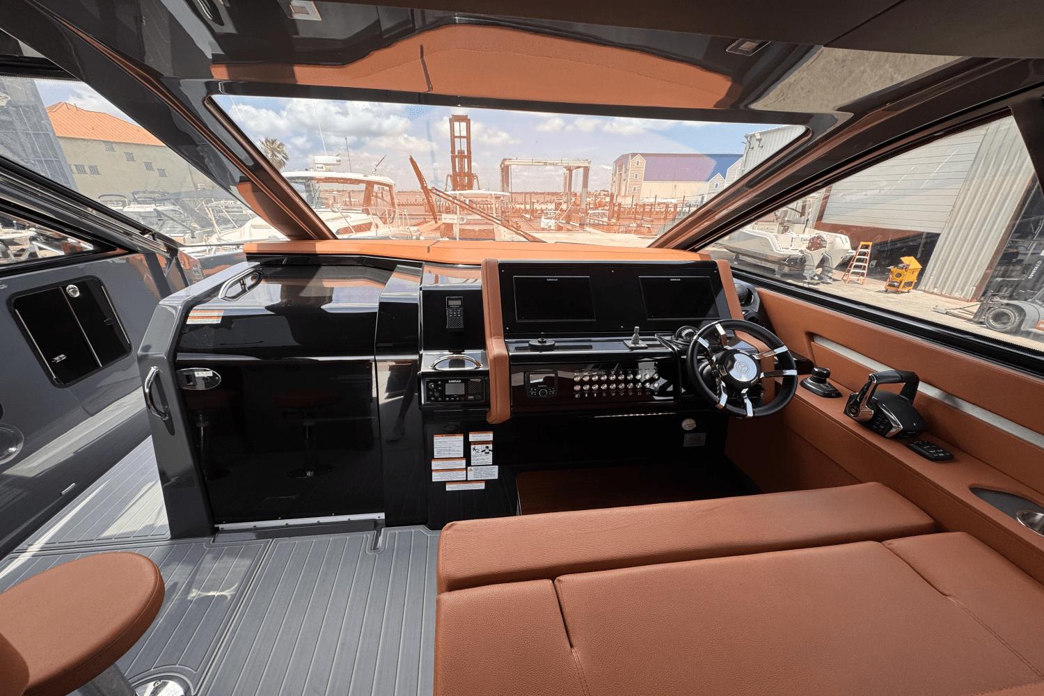 2023-cruisers-yachts-42-gls-power-9830124-982780130-0-160620251147-7