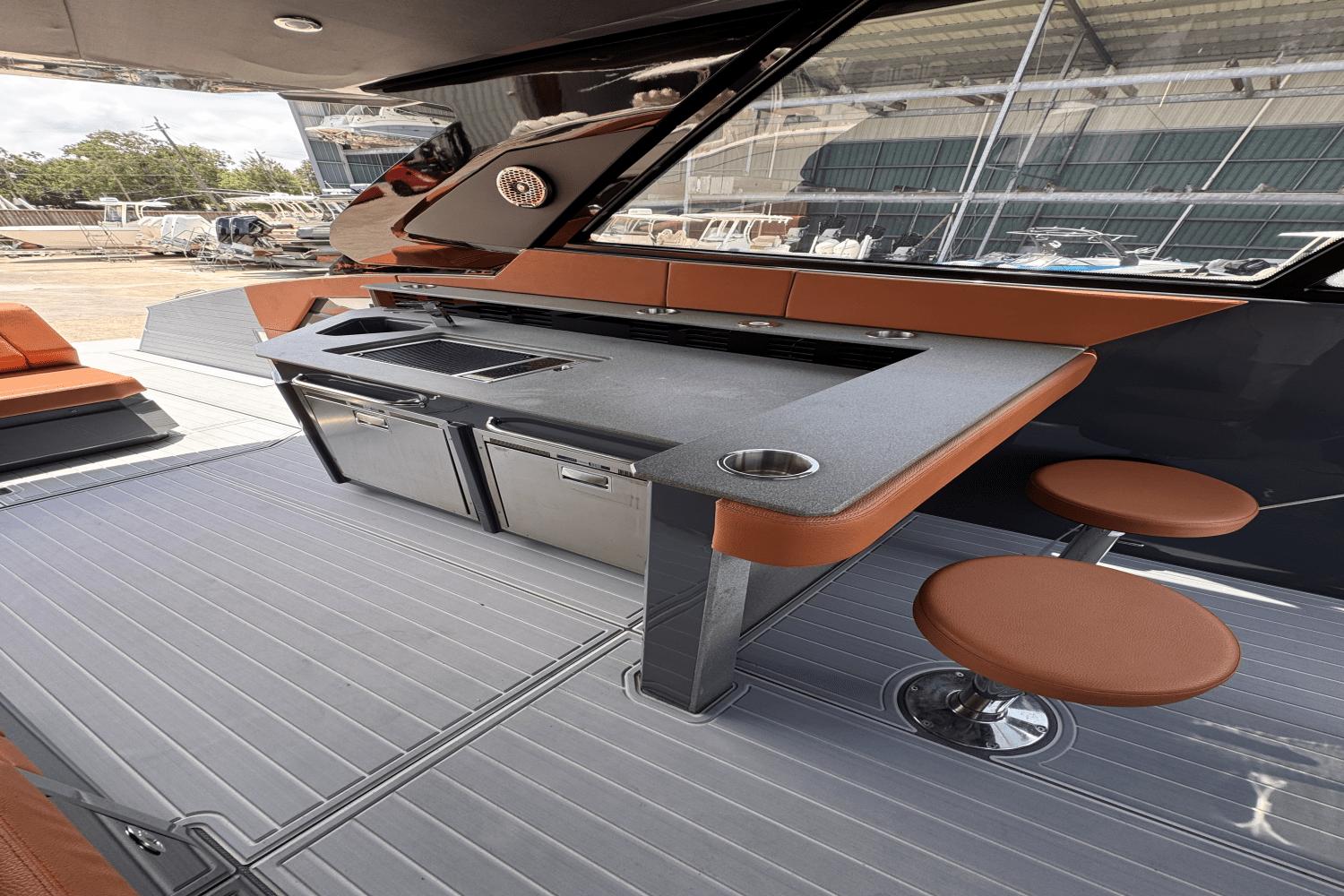 2023-cruisers-yachts-42-gls-power-9830124-982780140-0-160620251147-16