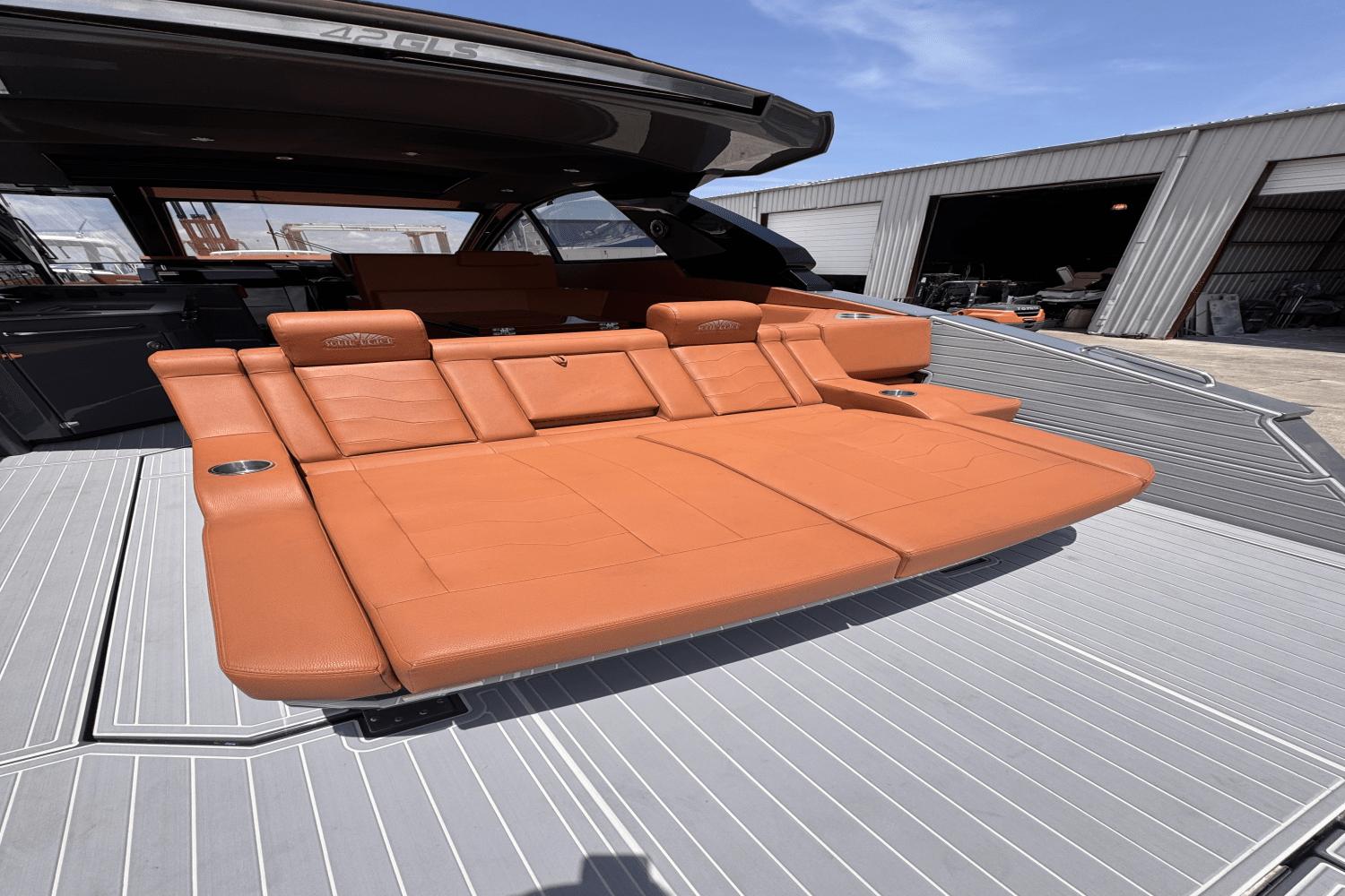 2023-cruisers-yachts-42-gls-power-9830124-982780142-0-160620251147-10